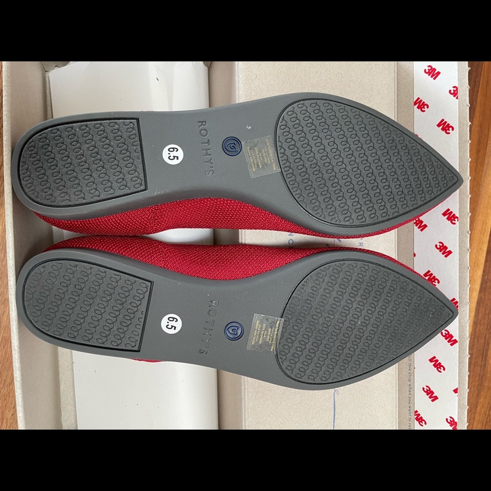 NIB Rothy’s Chili Red Size 6.5 SOLD OUT - Picture 2 of 5